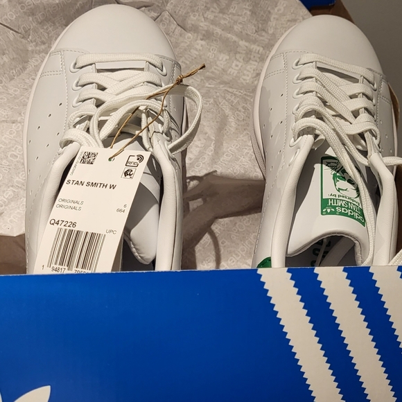 Adidas Stan Smiths - Size 7.5 - Picture 4 of 8